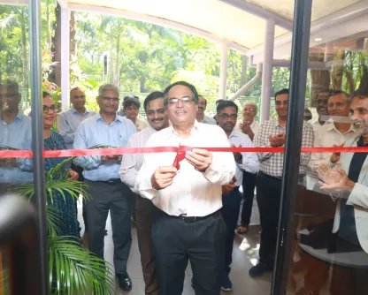IIT Bombay Director Prof. Shireesh Kedare inaugurated the Institute’s new Souvenir Shop