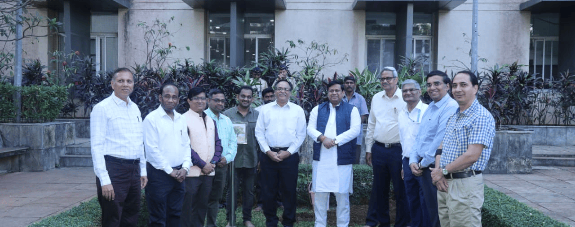 Union MoS for Education &amp; DoNER Dr. Sukanta Majumdar visits IIT Bombay